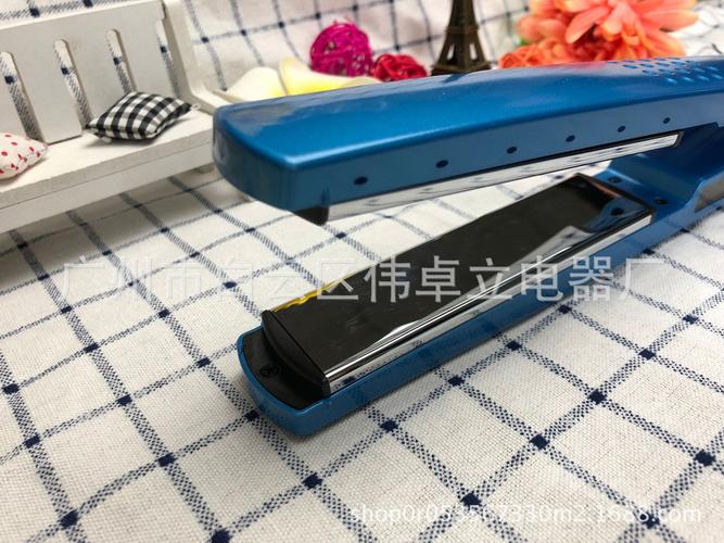四分之一卷發(fā)器套裝為何成為外貿(mào)熱銷爆款？廠家直銷批發(fā)助力商家搶占市場